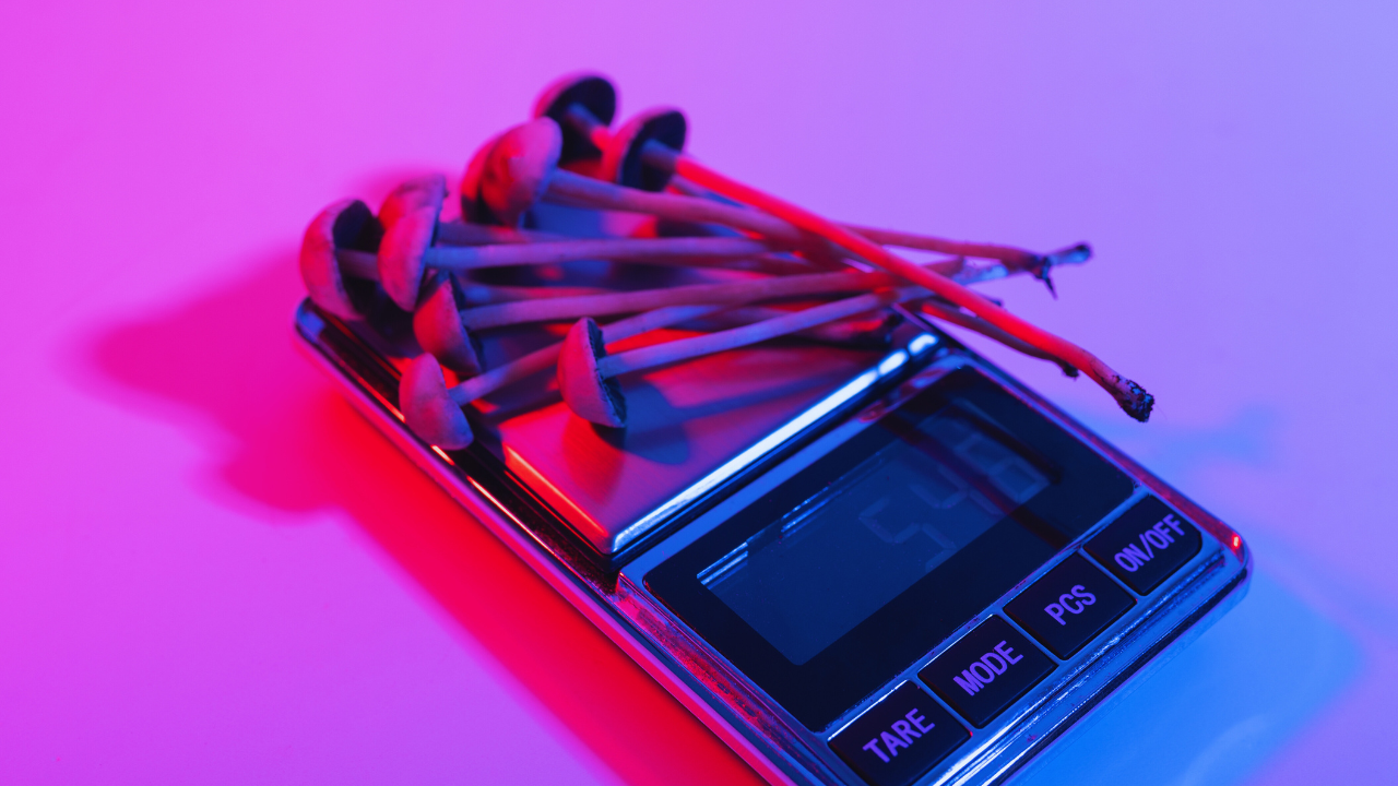 What is Microdosing? Potential Benefits for Mental Clarity, Mood, and Creativity